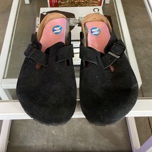 Birkenstock woman’s clog’s